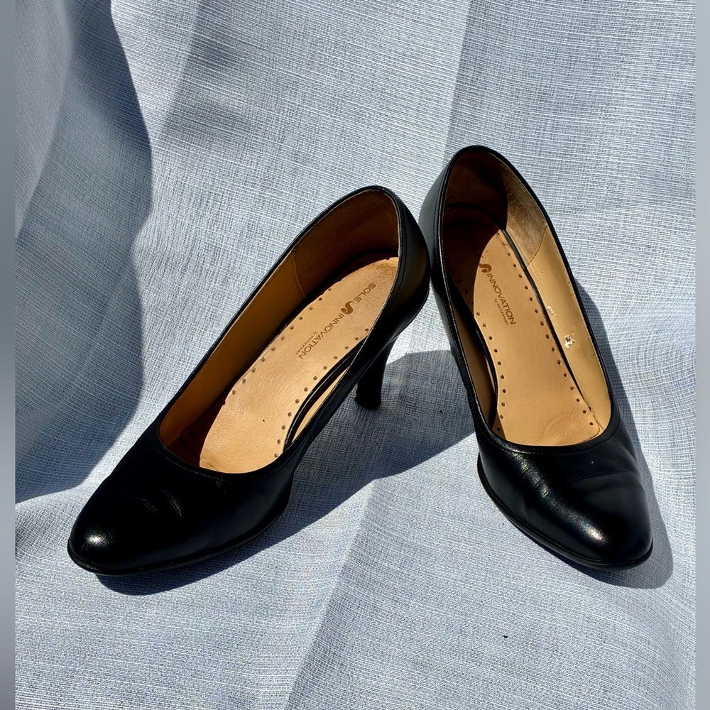 Classic Black Leather Pumps